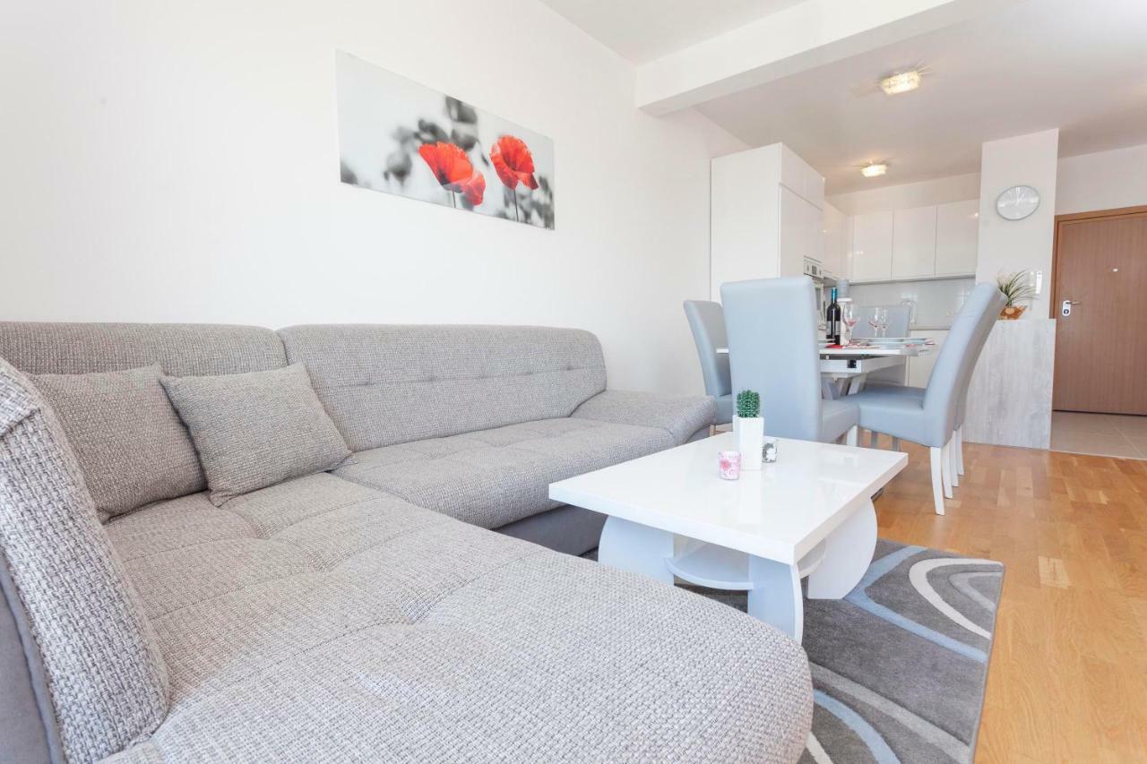 Apartments Dora Makarska Dış mekan fotoğraf